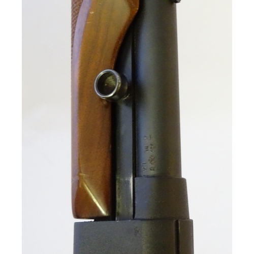 392 - Firearm: a Remington 'Speedmaster Model 552' .22LR semiautomatic rimfire rifle, 21 1/2'' barrel, thr... 