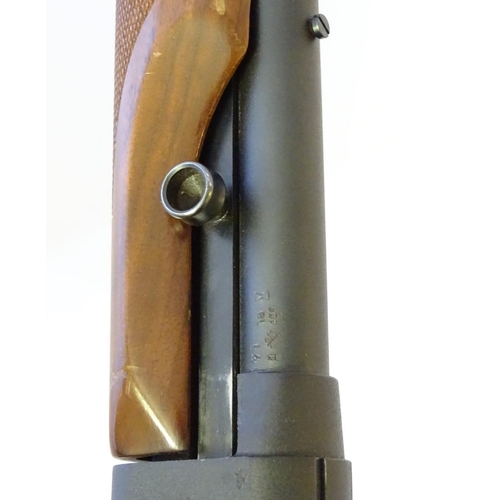 392 - Firearm: a Remington 'Speedmaster Model 552' .22LR semiautomatic rimfire rifle, 21 1/2'' barrel, thr... 