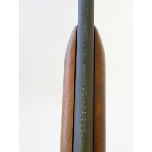 392 - Firearm: a Remington 'Speedmaster Model 552' .22LR semiautomatic rimfire rifle, 21 1/2'' barrel, thr... 