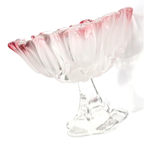 182 - A quantity of assorted drinking glasses, together with a bonbon dish