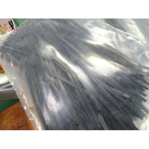 189 - Five packets of black plastic cable ties 250mm x 3.6mm