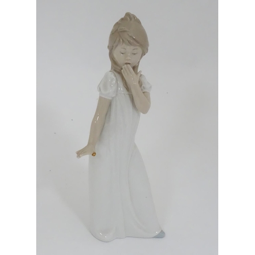 208 - Two Lladro figurines
