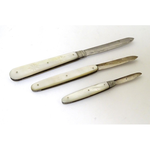 234 - 3 various silver folding fruit knives with mother of pearl handles. Hallmarked Sheffield 1893 maker ... 