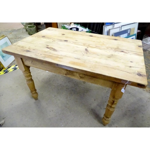 283A - A pine kitchen table