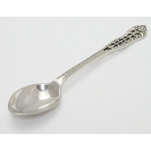 225 - A cased set of 6 silver teaspoons hallmarked Sheffield 1929 maker Lee & Wigfull. Approx 3 1/4