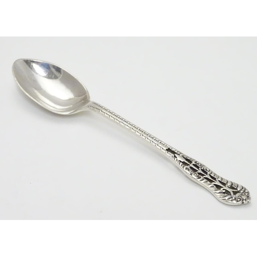 225 - A cased set of 6 silver teaspoons hallmarked Sheffield 1929 maker Lee & Wigfull. Approx 3 1/4