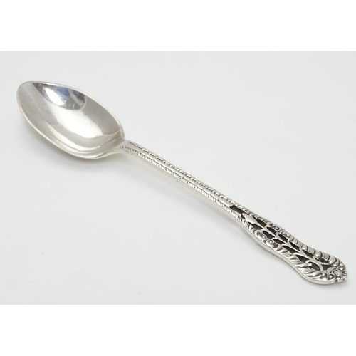 225 - A silver teaspoon hallmarked Sheffield 1903 maker Joseph Rodgers & Sons 4 1/2