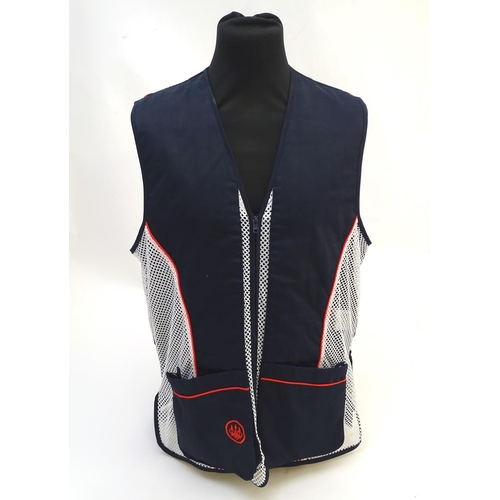 312 - A Beretta navy vest, size XL