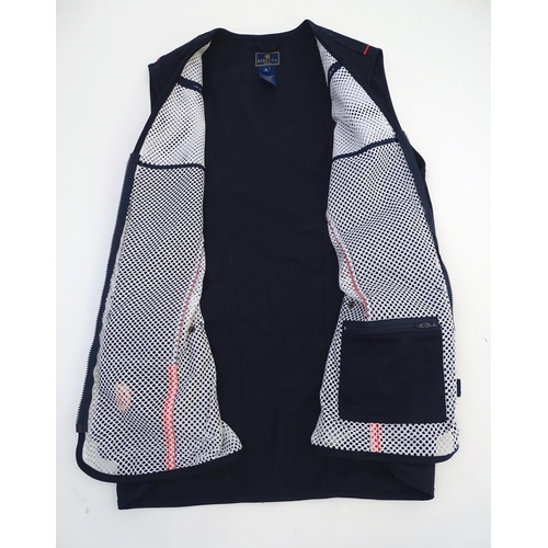 312 - A Beretta navy vest, size XL