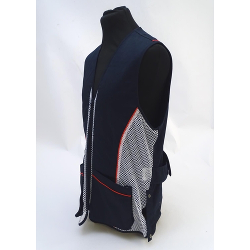 312 - A Beretta navy vest, size XL