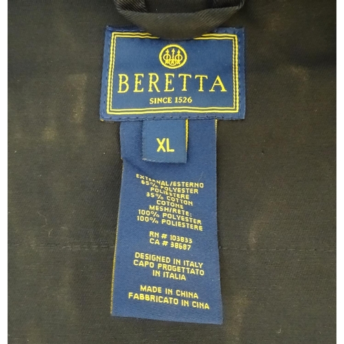 312 - A Beretta navy vest, size XL
