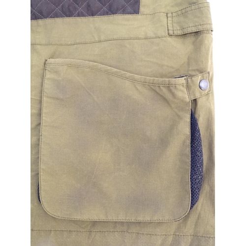 315 - A Laksen olive green skeet vest, size 3XL