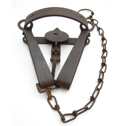 102 - Antique trap: an early 20thC Onieda-Victor 'animal trap 4', fox/coyote trap, 19