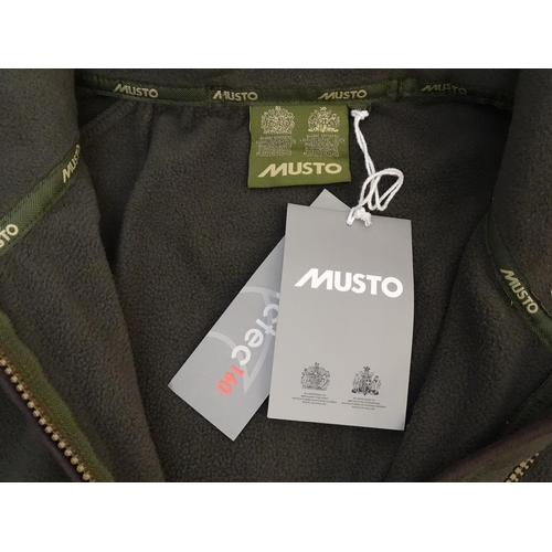 317 - A Musto green fleece, size XXL