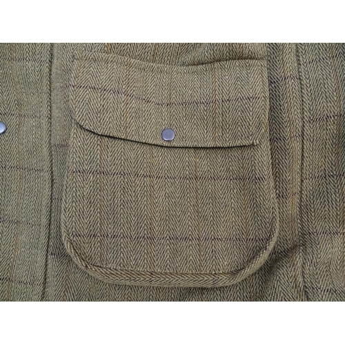 320 - A HSF men's tweed jacket, size L