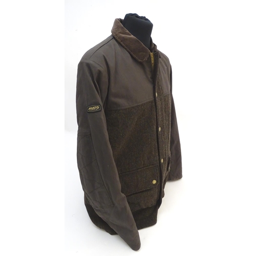 326 - A Musto Woodhall coat, size XXL, with tags