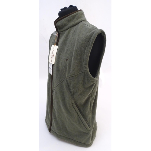 328 - A green fleece gilet, size 2XL, with tags