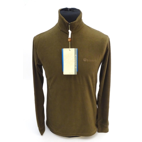 337 - A Beretta brown fleece, size M, with tags