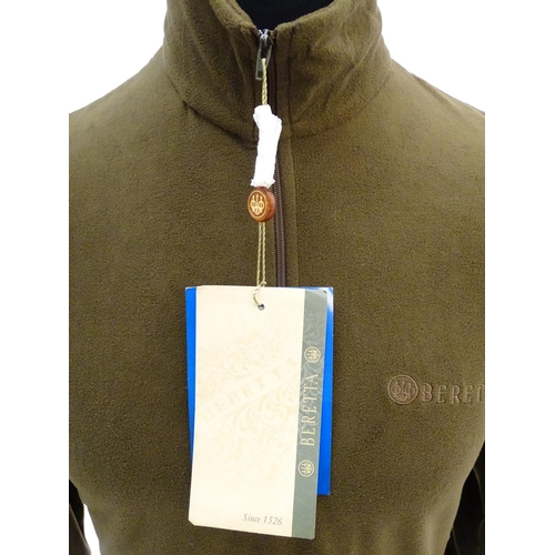 337 - A Beretta brown fleece, size M, with tags