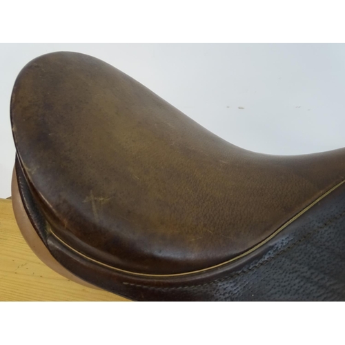 371 - A Lemetex brown leather horse riding / equestrian saddle. Approx. 17