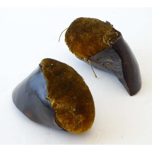 75 - Taxidermy : A pair early 20thC ox hoof pin cushions. Approx. 2