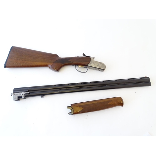 583 - Shotgun: a Bettinsoli 12 gauge over and under ejector shotgun, single selective trigger, walnut pist... 