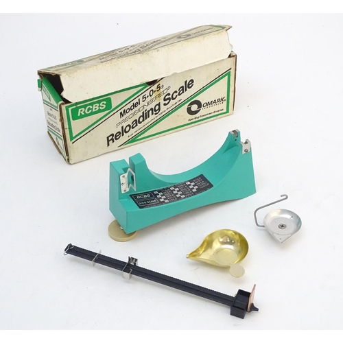 469 - An RCBS 'Model 5.0.5' reloading scale, boxed with instructions