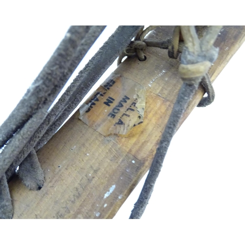 86 - A Hattersley & Son wooden lacrosse stick / crosse, marked with maker and model Viktoria No. 1 to sid... 