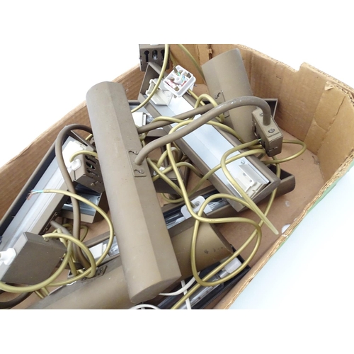215 - Quantity of picture lights
