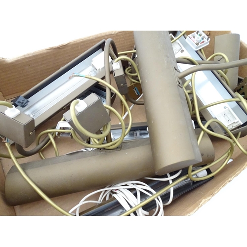 215 - Quantity of picture lights