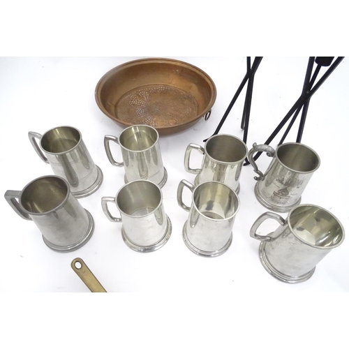 184 - A quantity of metalware to include tankards, cooper and iron items etc.