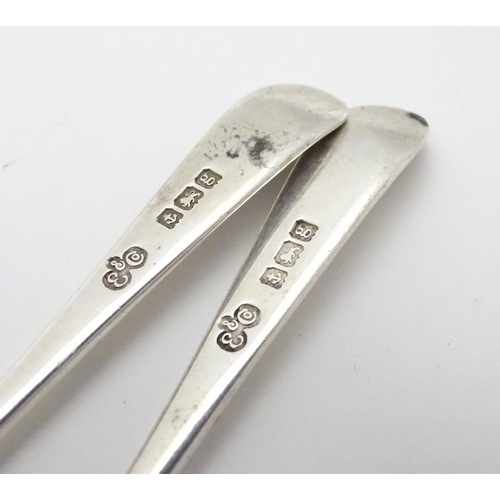 211 - A pair of silver salt spoons hallmarked Birmingham 1906 maker Elkington & Co. 3 3/4