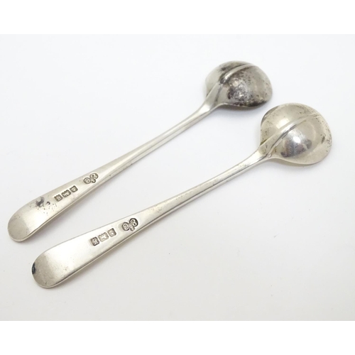 211 - A pair of silver salt spoons hallmarked Birmingham 1906 maker Elkington & Co. 3 3/4