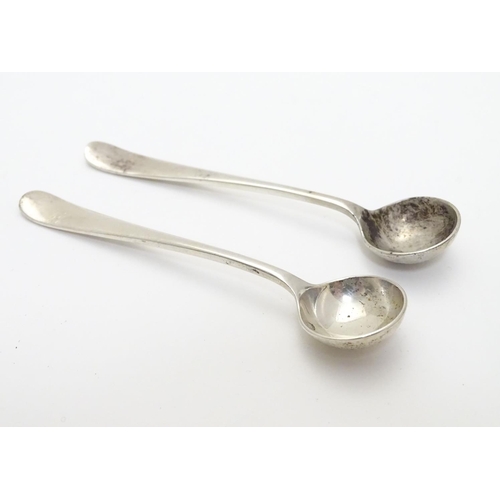 211 - A pair of silver salt spoons hallmarked Birmingham 1906 maker Elkington & Co. 3 3/4