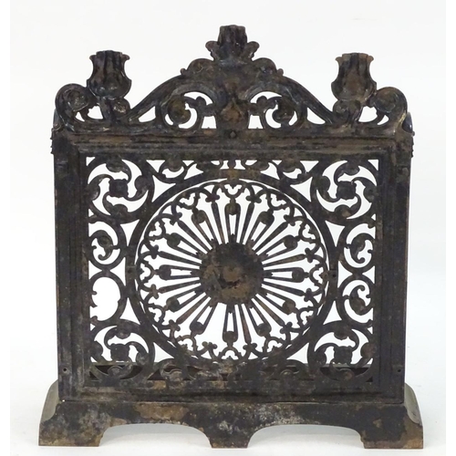 788 - Garden & Architectural, Salvage: a 19thC cast iron Coalbrookdale style stick stand. 29