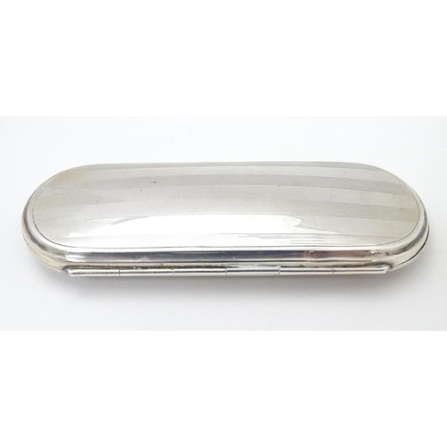 223 - A silver spectacle / glasses case with engine turned decoration. hallmarked Birmingham 1921 maker E ... 