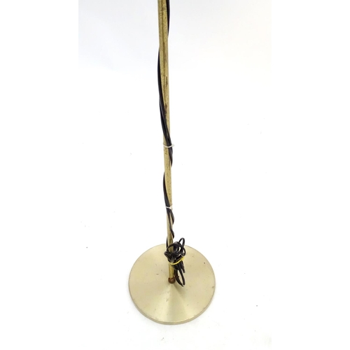 1237 - Vintage Retro, Mid-Century: a European standard lamp, with gilt finish and two uplights (adjustable ... 