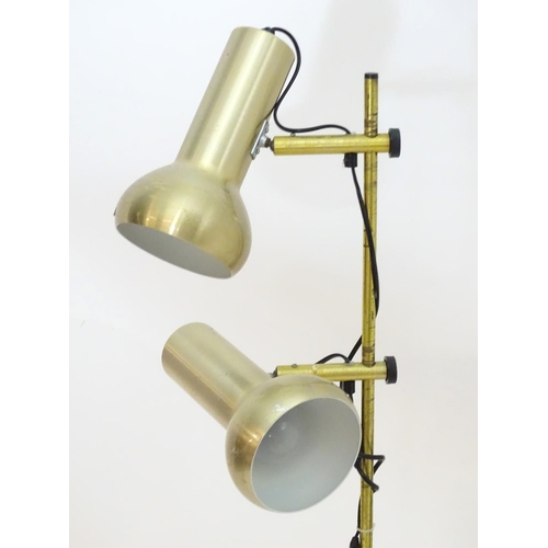 1237 - Vintage Retro, Mid-Century: a European standard lamp, with gilt finish and two uplights (adjustable ... 