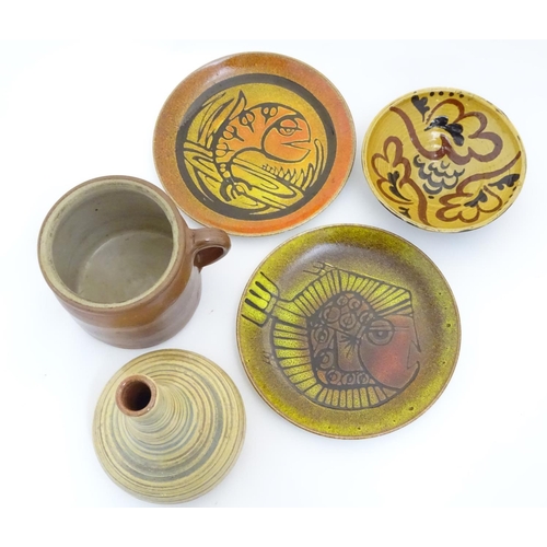 139 - Five items of assorted ceramics to include two Poole pottery plates with incised fish decoration, a ... 