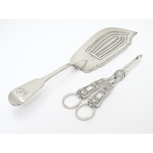 302 - Early 19thC close plated grape scissors / shears   Together with a silver plate fisher server. (2)