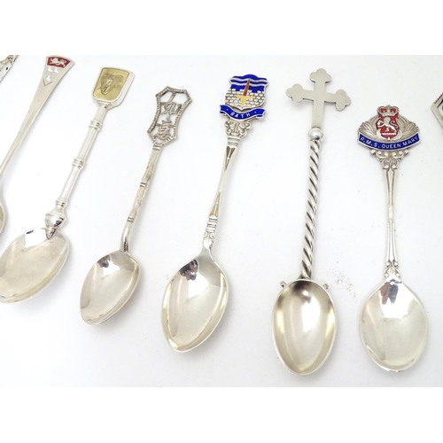 311 - A collection of assorted silver and white metal souvenir / commemorative / novelty  teaspoons etc (1... 