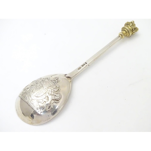 311 - A collection of assorted silver and white metal souvenir / commemorative / novelty  teaspoons etc (1... 