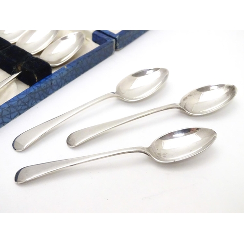 320 - A set of 9 silver teaspoons hallmarked Sheffield 1918 maker Cooper Brothers & Sons Ltd. 4 1/4