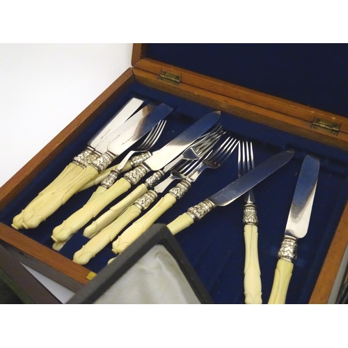 435 - Assorted silver plated flatware to include cased berry serving spoons, cased flatware by Arthur Pric... 