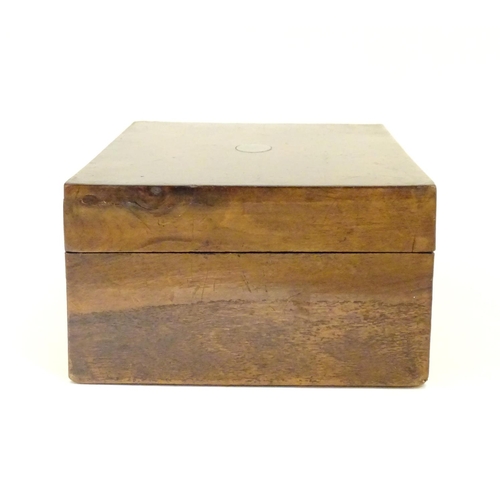 908 - A 19thC walnut jewellery box with fitted lift out tray within. Approx. 3 3/4