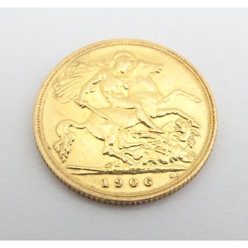 552 - A 22ct gold 1906 Edward VII half sovereign coin, approximately 4g