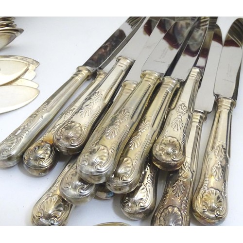 434 - Assorted silver plated items to include flatware etc