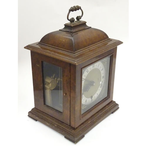 1175 - A 20thC Smiths walnut cased bracket clock in walnut case with silvered Roman chapter ring , hammered... 