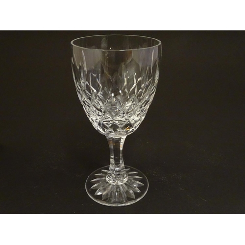 186 - Assorted glassware comprising :  Dartington Crystal daisy butter plate together with a set of 7 cut ... 