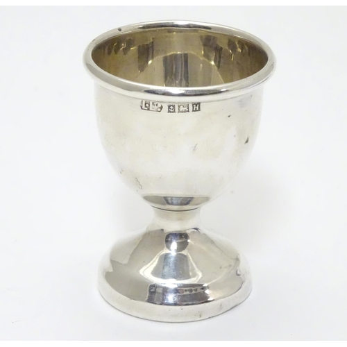 238 - A silver pedestal egg cup hallmarked Birmingham 1957 maker Lanson Ltd. 2 1/4